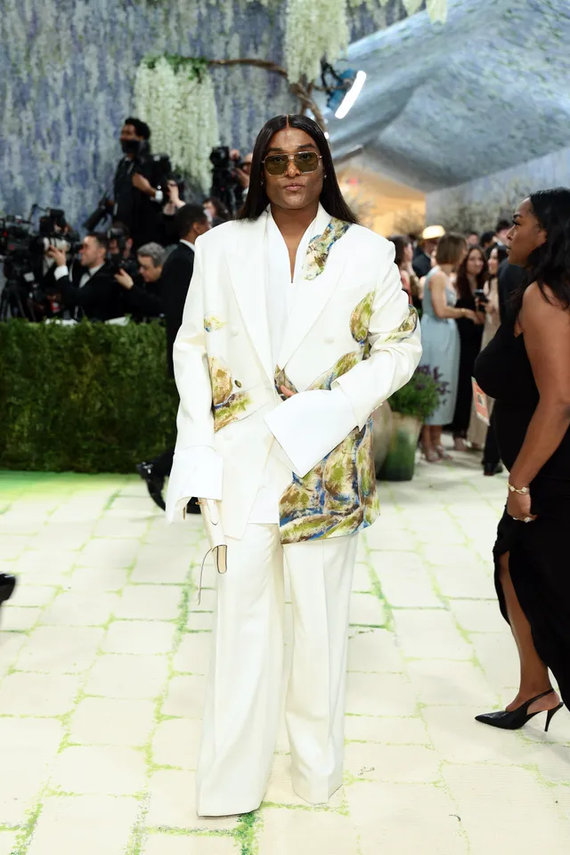 Met Gala 2026: Όλα τα looks από το κόκκινο χαλί-23