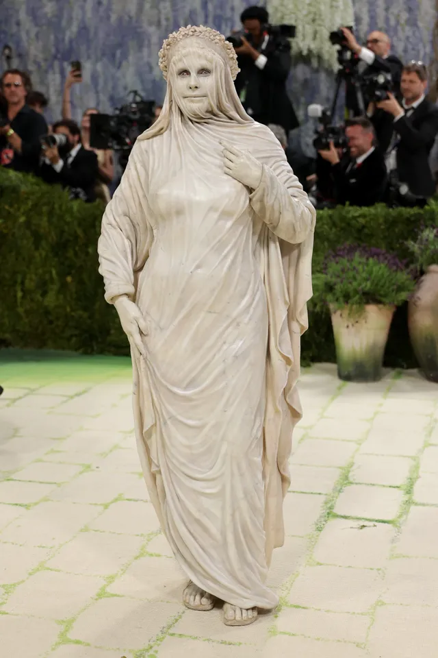 Met Gala 2026: Όλα τα looks από το κόκκινο χαλί-21