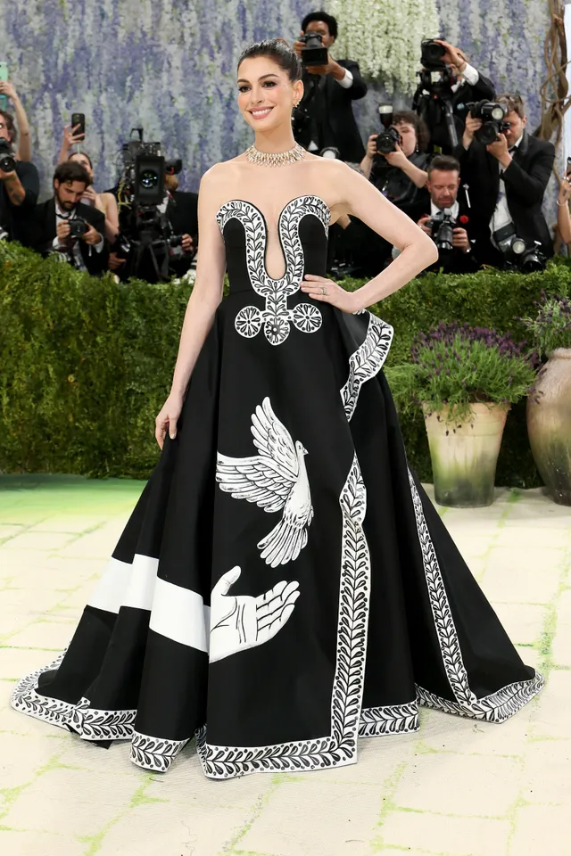 Met Gala 2026: Όλα τα looks από το κόκκινο χαλί-2