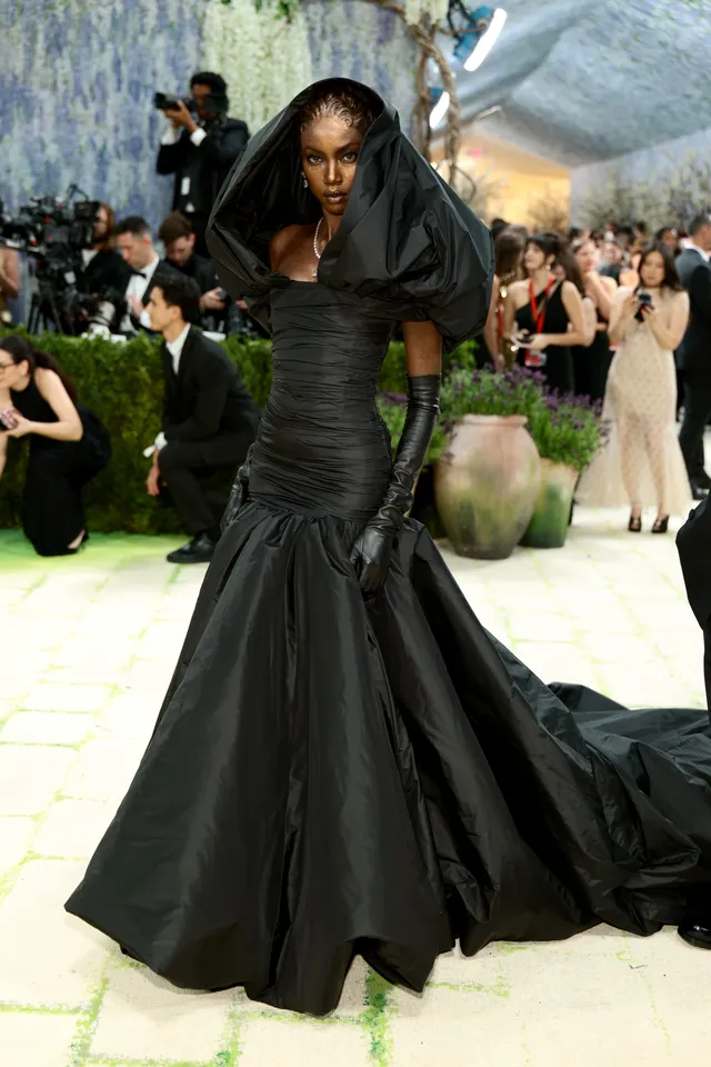 Met Gala 2026: Όλα τα looks από το κόκκινο χαλί-15