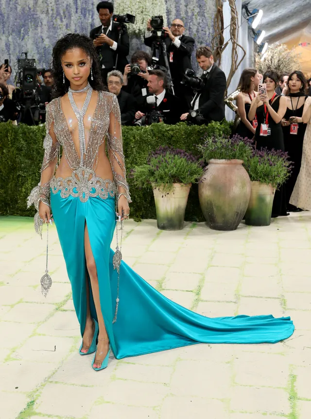 Met Gala 2026: Όλα τα looks από το κόκκινο χαλί-20