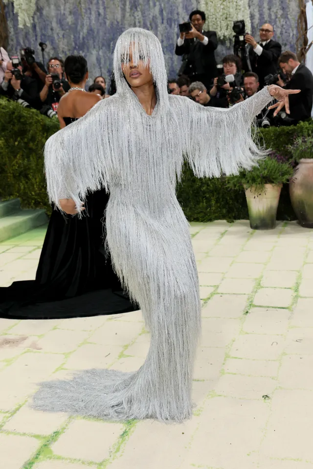 Met Gala 2026: Όλα τα looks από το κόκκινο χαλί-13