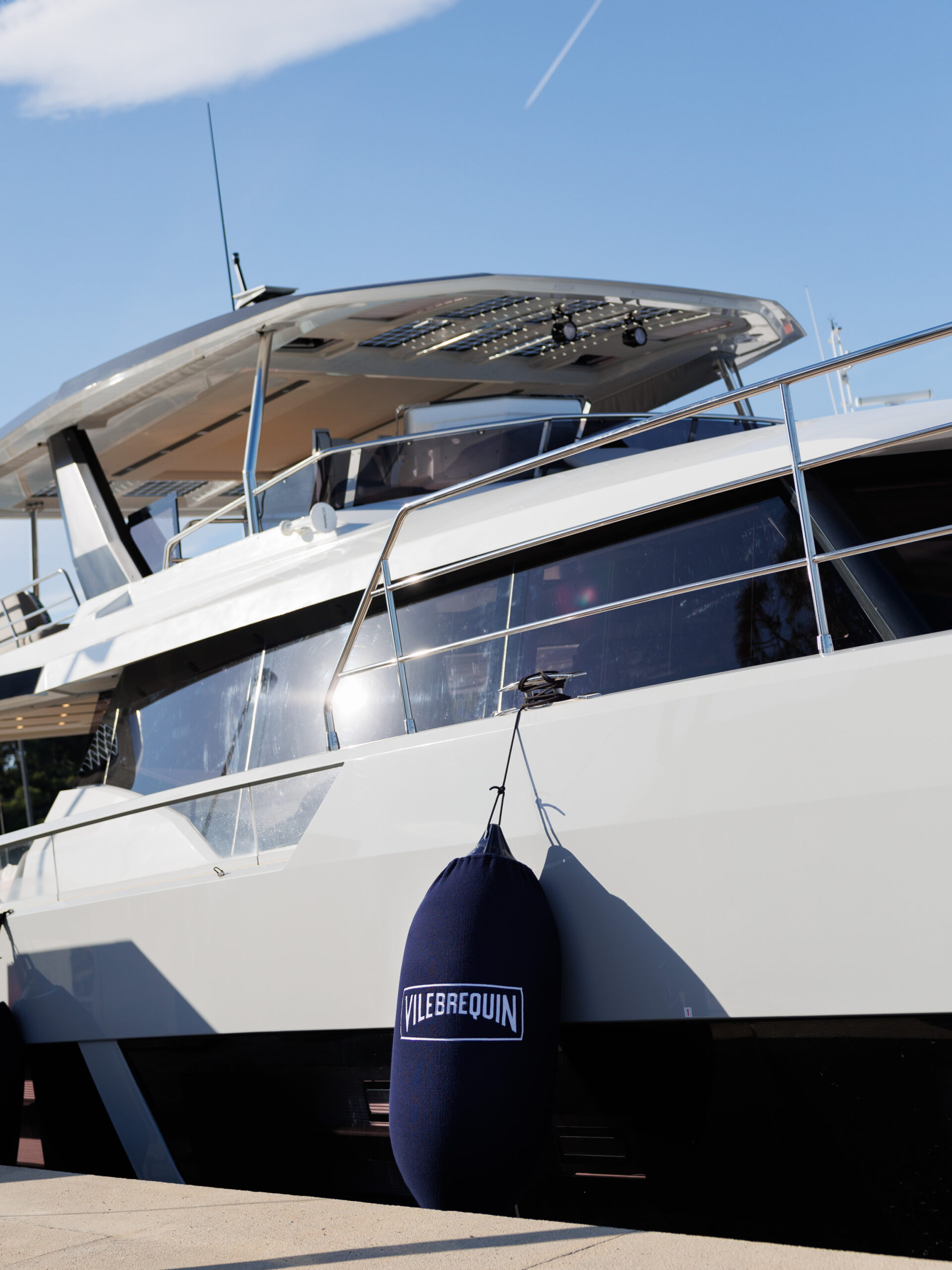 Vilebrequin x Mary Katrantzou: Οι exclusive στιγμές της Vogue από το yacht party στην Astir Marina Βουλιαγμένης-2