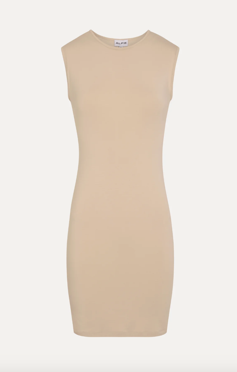 Carrie dress: Το αγαπημένο φόρεμα της Carrie Bradshaw είναι αυτό που θα φορέσουμε όλο το καλοκαίρι-1