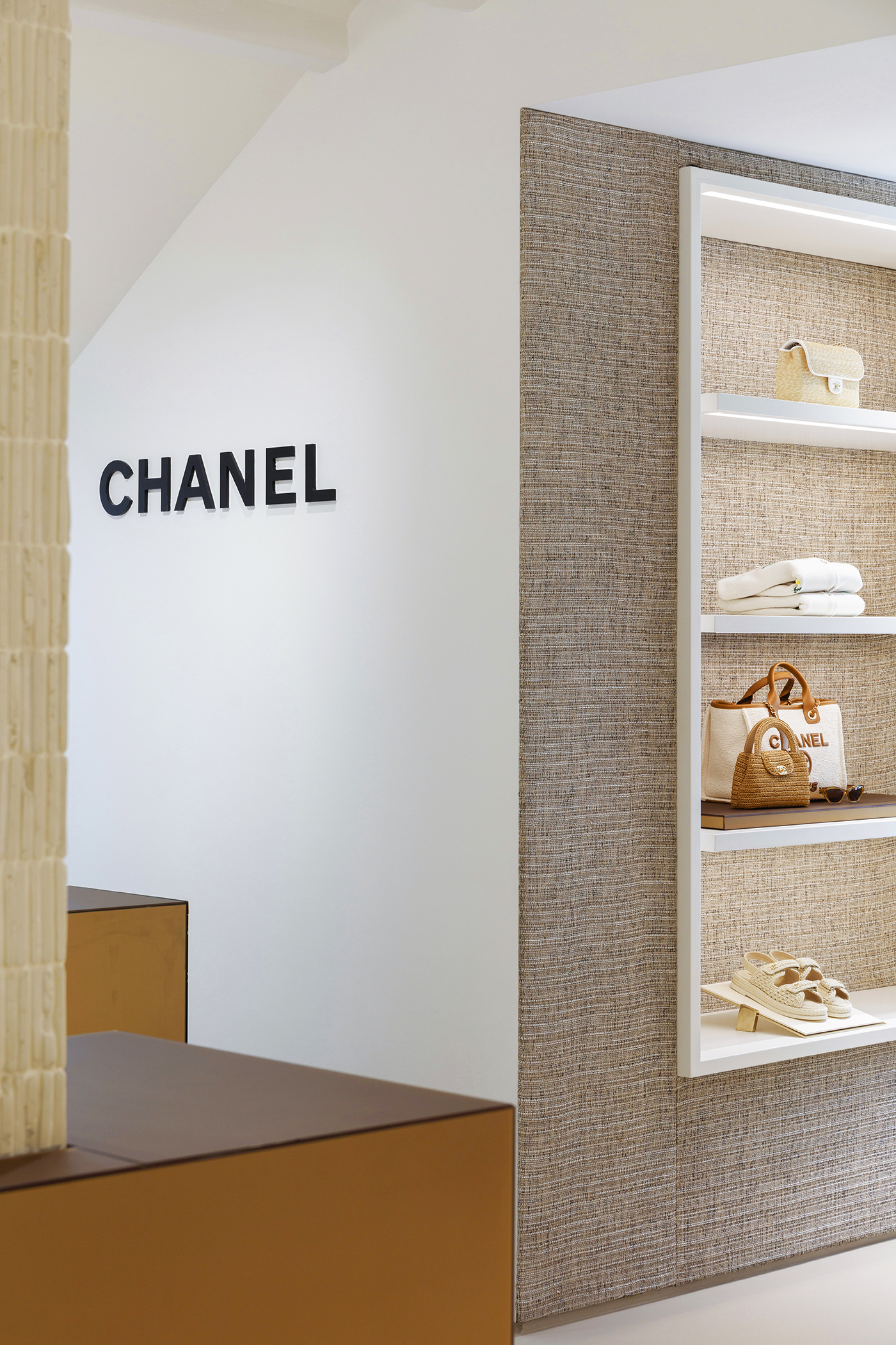 H Chanel boutique επιστρέφει στο Nammos Village στη Μύκονο-4