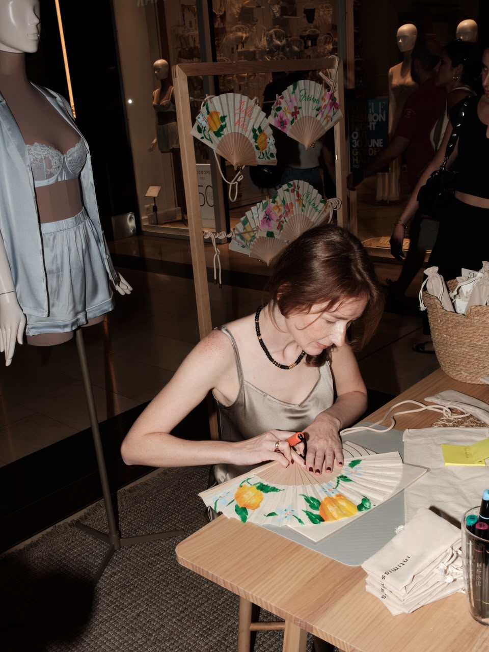 Vogue Greece Fashion Night Out: Οι live στιγμές από την late night shopping εμπειρία στο Golden Hall-15
