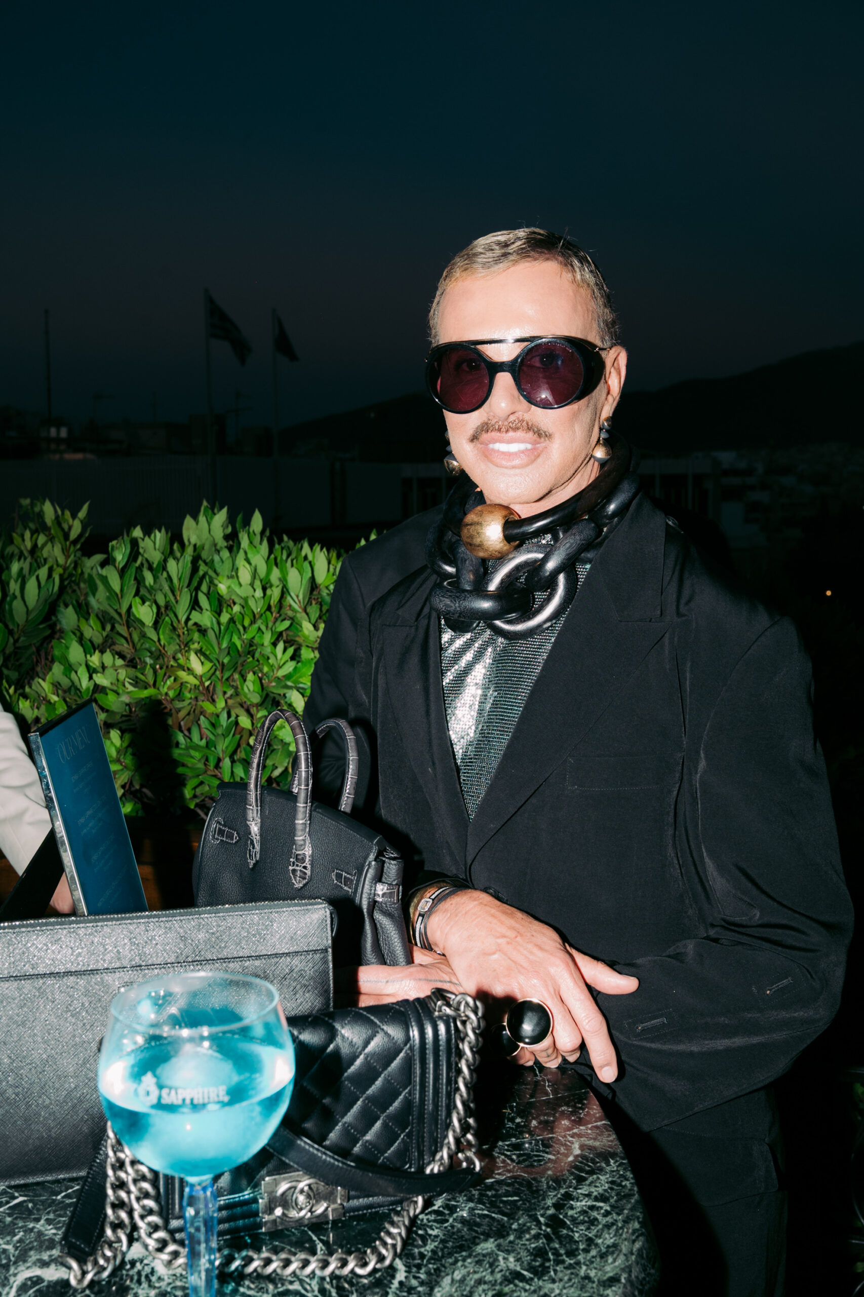 Step Into The Blue: Το BOMBAY SAPPHIRE® και η Βάσια Κωσταρά έδωσαν το σύνθημα για το πιο καλοκαιρινό πάρτυ με ένα blue hour cocktail στο κέντρο της πόλης-6