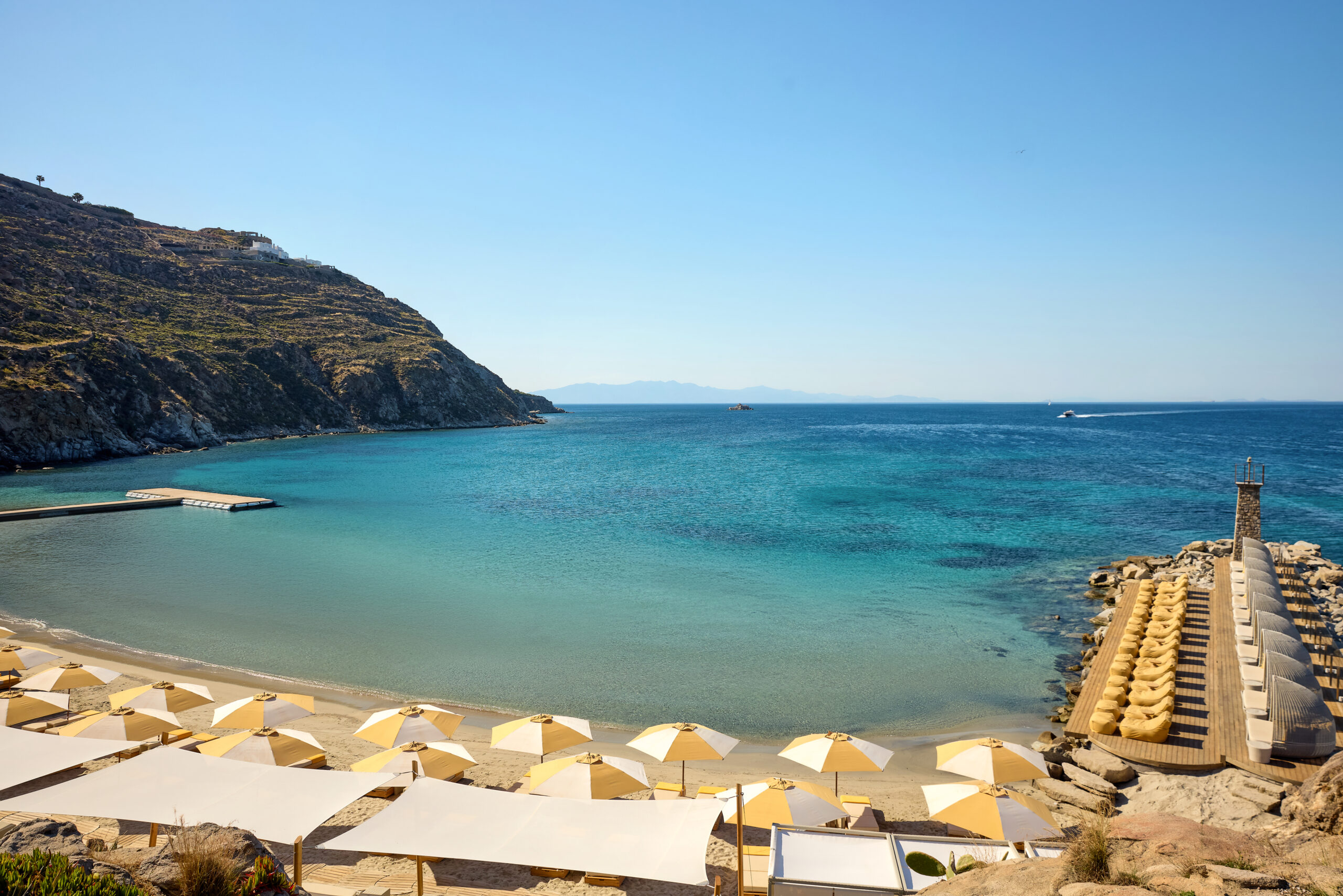 Πώς γίνεται ένα bourbon να δένει τόσο αβίαστα με τη Μύκονο;-13