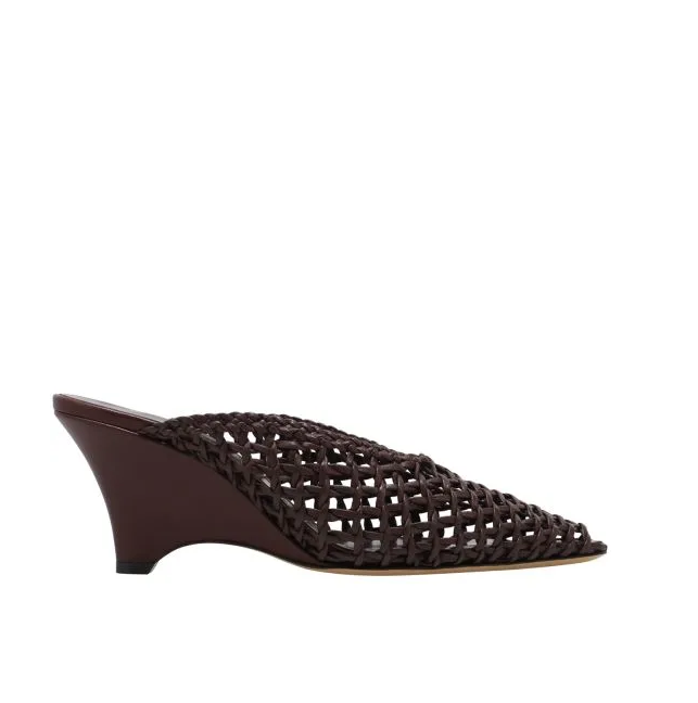 Από τα wedges, μέχρι τα kitten heels: 4 καλοκαιρινά ψηλοτάκουνα άνετα όσο και τα φλατ παπούτσια-9