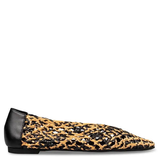 Από τα clogs στα flip-flop sandals: Αυτά είναι τα πιο hot καλοκαιρινά shoe trends-7