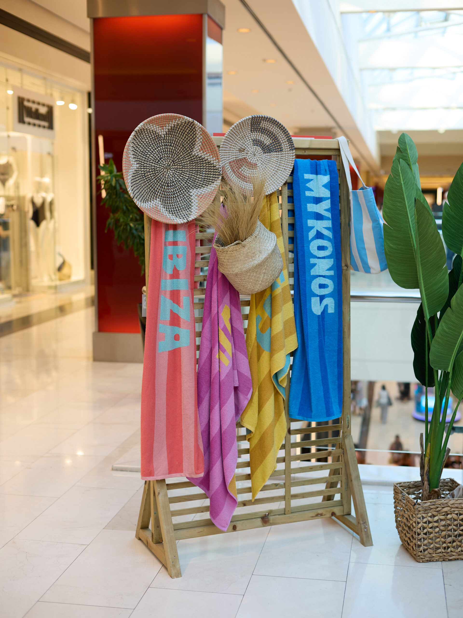 Vogue Greece Fashion Night Out: Τα exclusive highlights από τη μοναδική shopping βραδιά στο Golden Hall-63