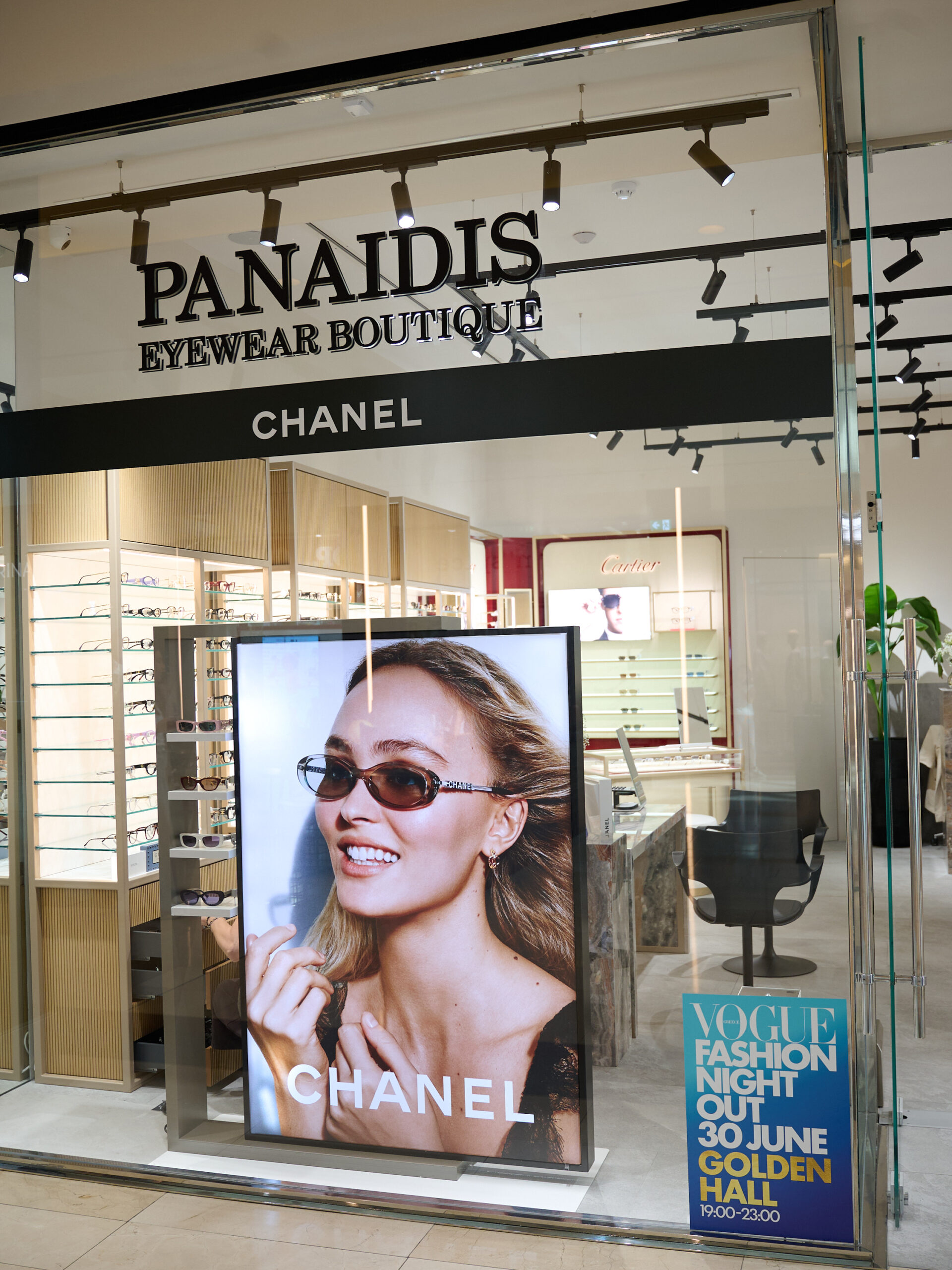 Vogue Greece Fashion Night Out: Τα exclusive highlights από τη μοναδική shopping βραδιά στο Golden Hall-26
