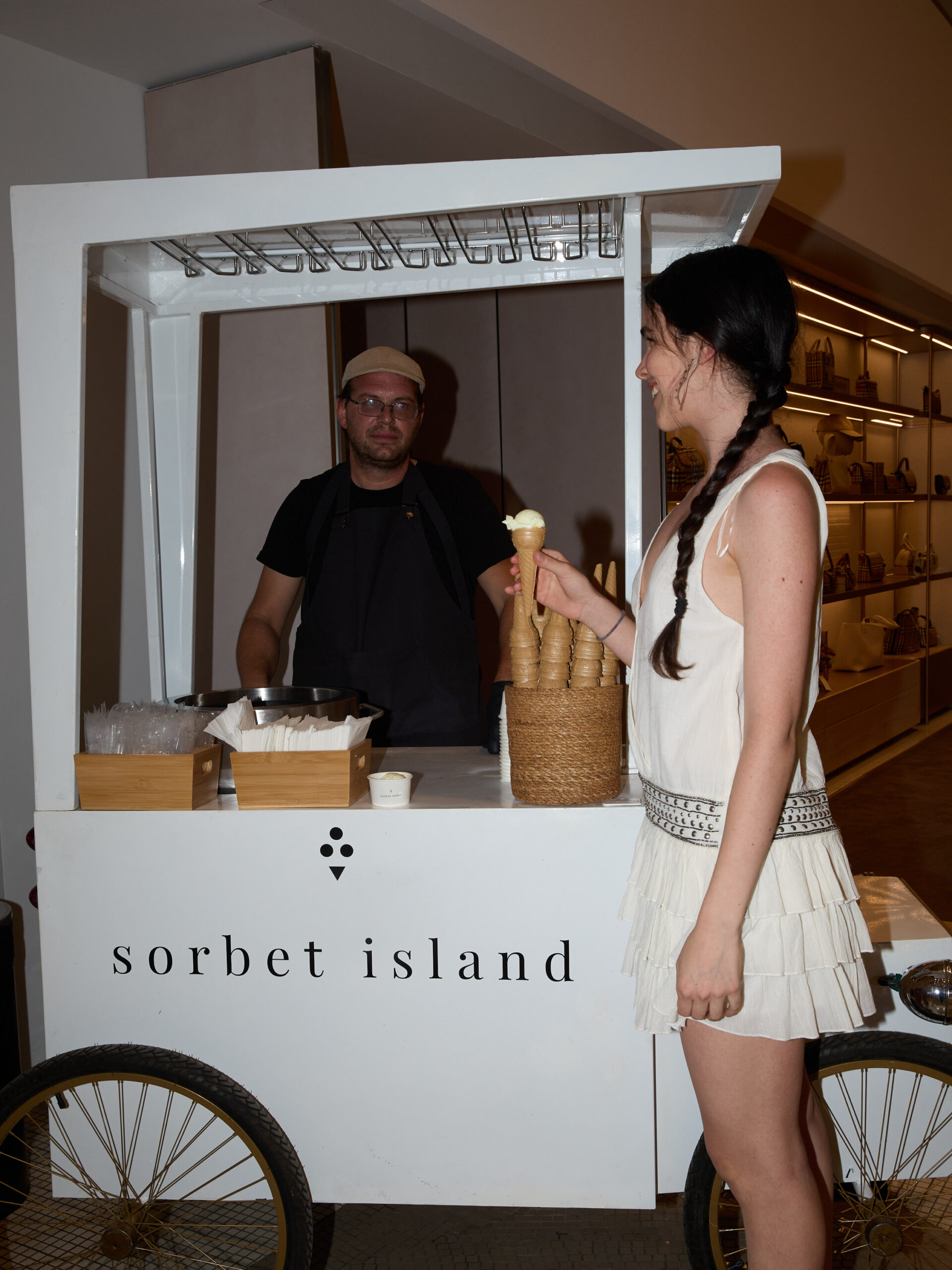 Vogue Greece Fashion Night Out: Τα exclusive highlights από τη μοναδική shopping βραδιά στο Golden Hall-56