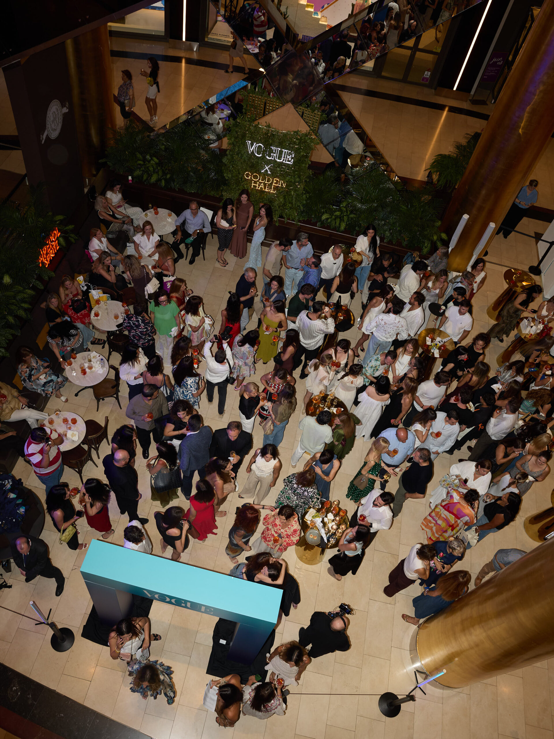 Vogue Greece Fashion Night Out: Οι ωραιότερες εμφανίσεις από το VIP Party στο Golden Hall-30