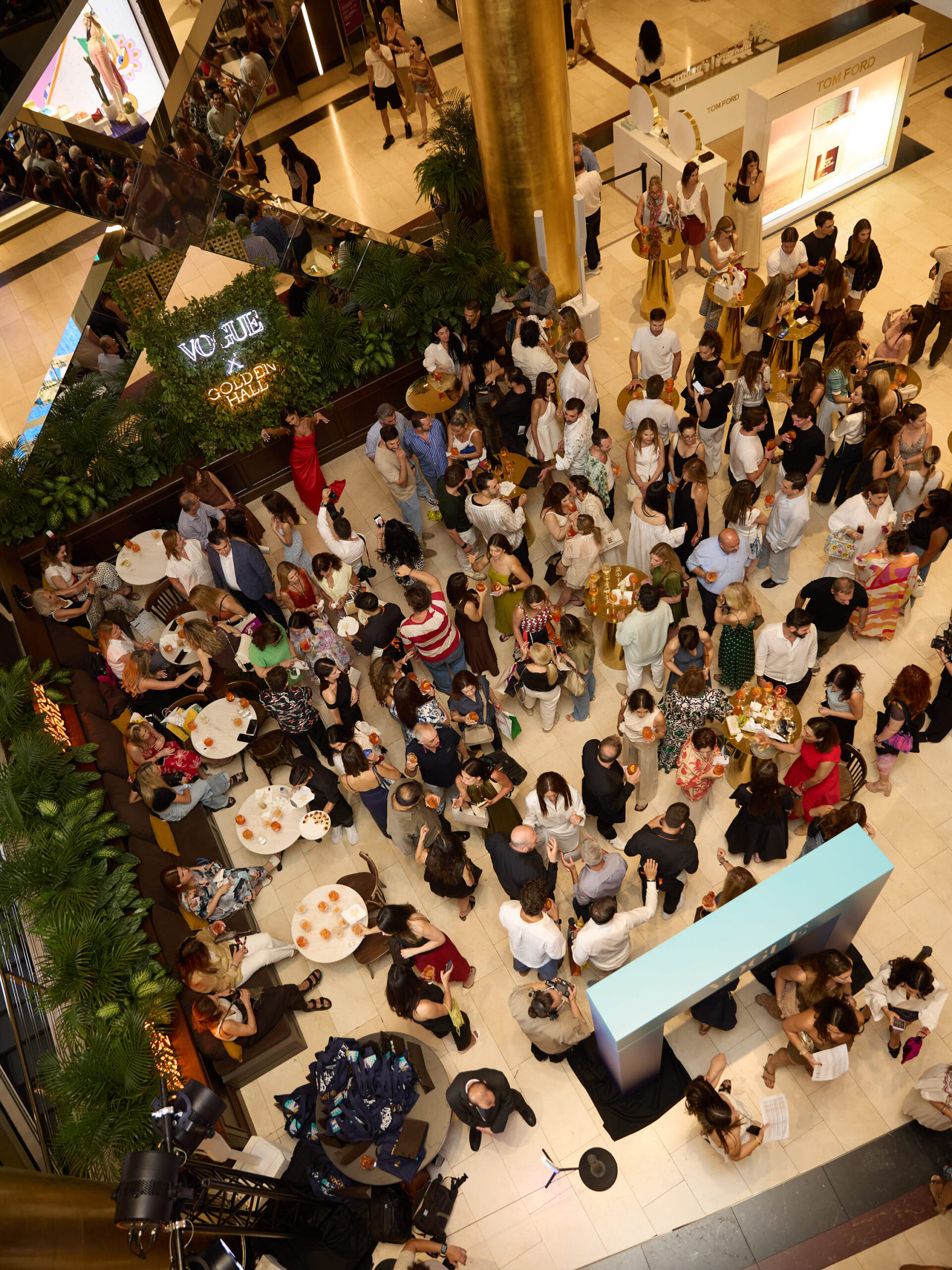 Vogue Greece Fashion Night Out: Τα exclusive highlights από τη μοναδική shopping βραδιά στο Golden Hall-61