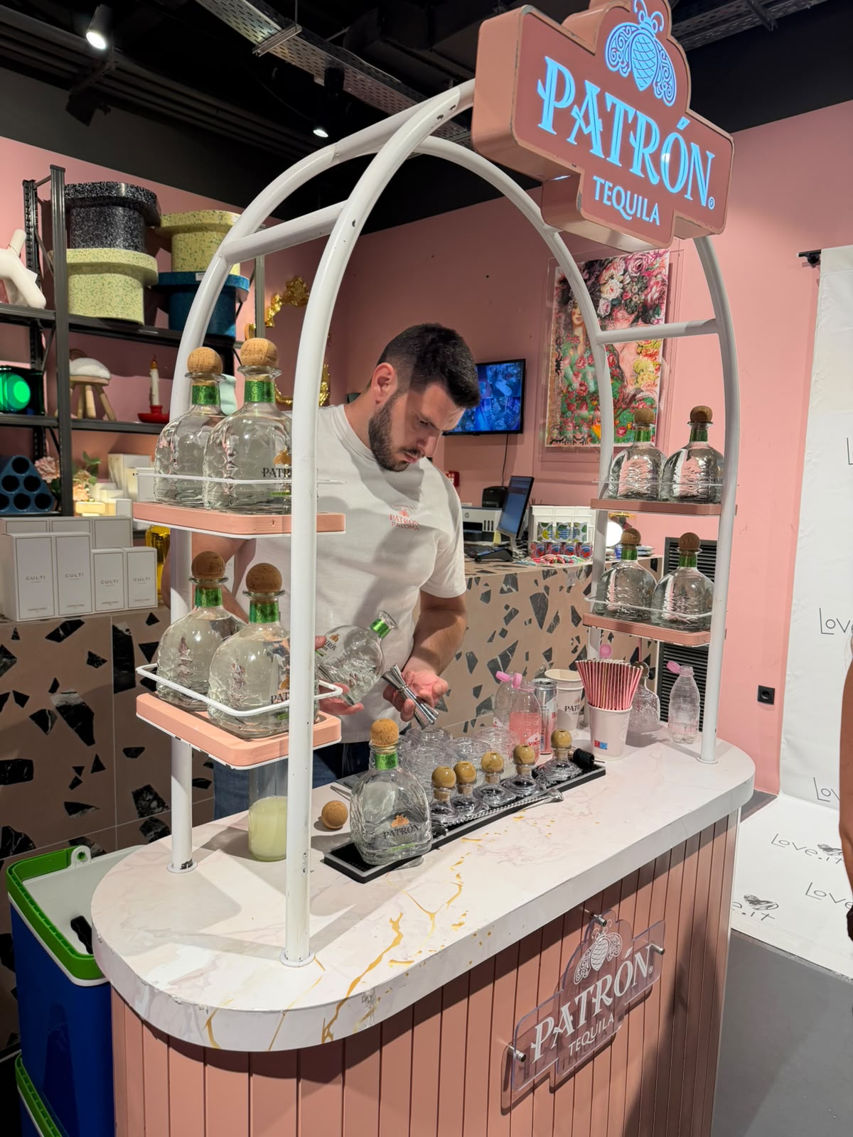 Vogue Greece Fashion Night Out: Τα exclusive highlights από τη μοναδική shopping βραδιά στο Golden Hall-60