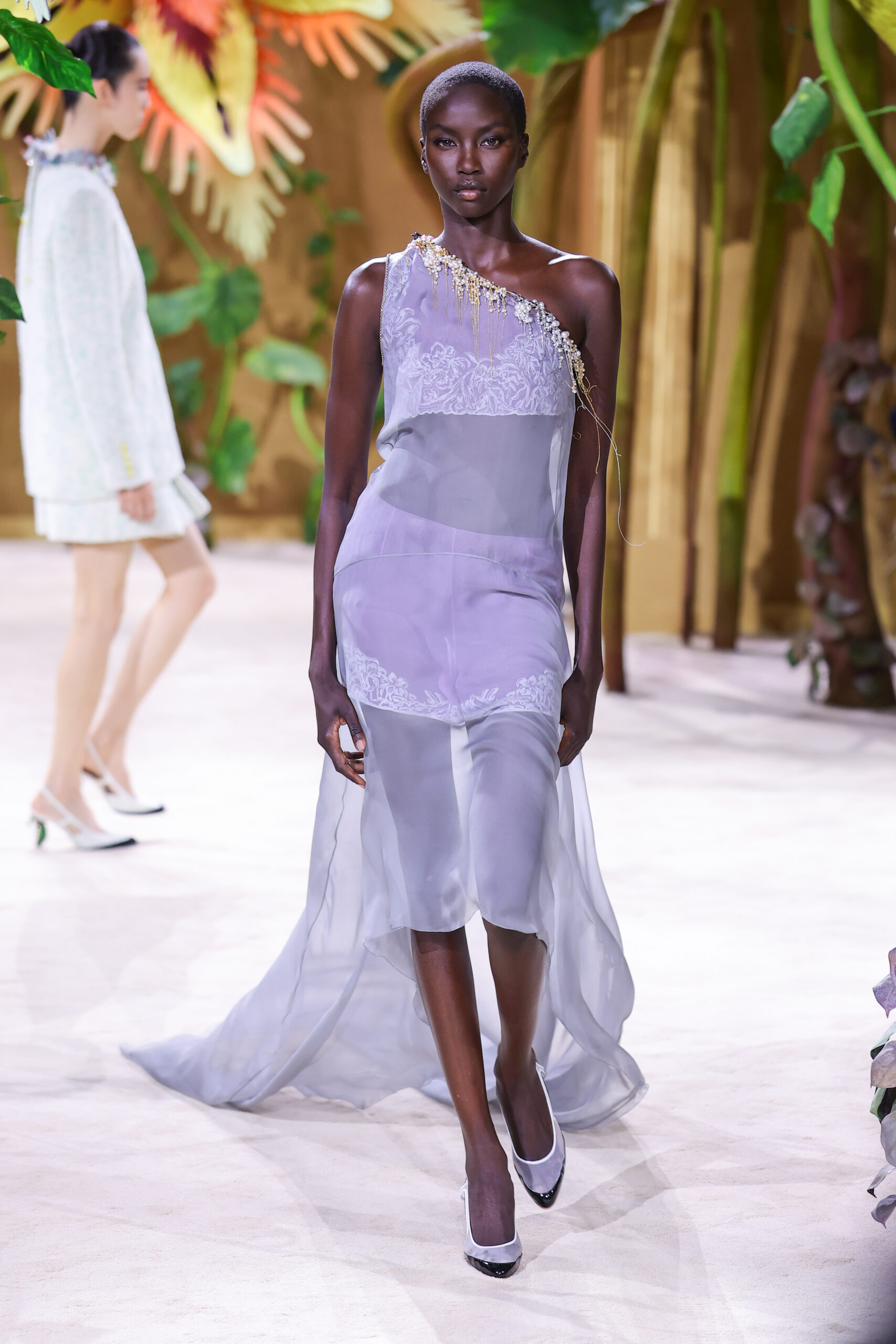 Chanel Couture Φθινόπωρο/Χειμώνας 2026-27: Ένα παραμύθι εμπνευσμένο από την Coco Chanel-8