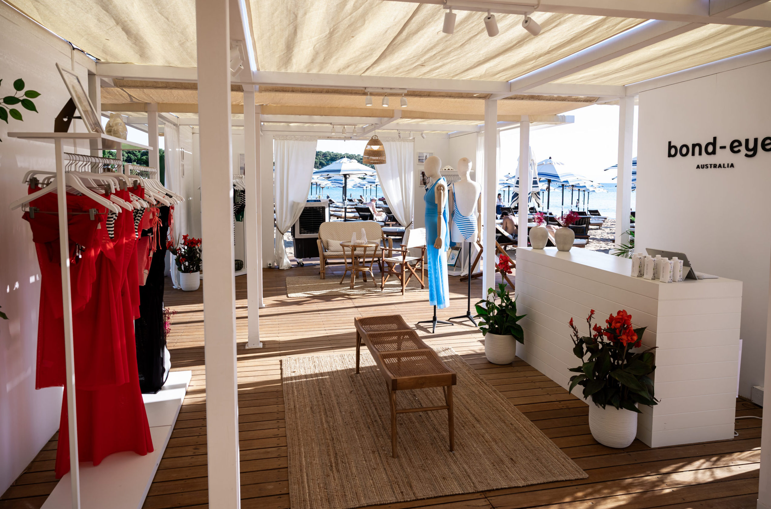 Η Bond-eye Australia γιόρτασε το καλοκαίρι με ένα exclusive sunset cocktail στo Pop Up στην Astir Beach-1