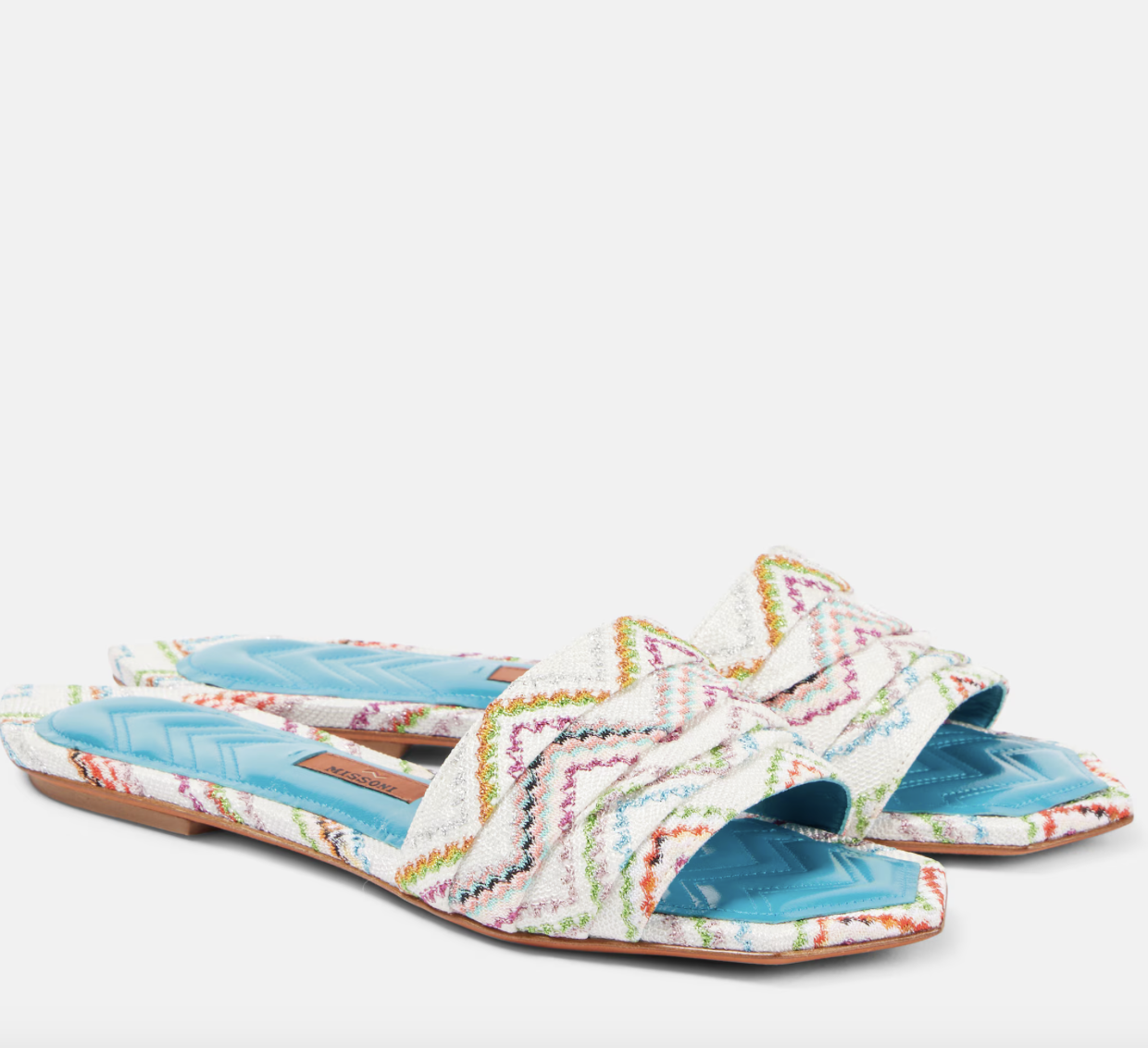 Flat slippers: 8 κομψά σχέδια για το καλοκαίρι-8