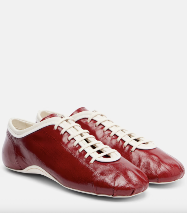 Κόκκινα sneakers: Τα πρώτα it shoes του φθινοπώρου είναι εδώ-6