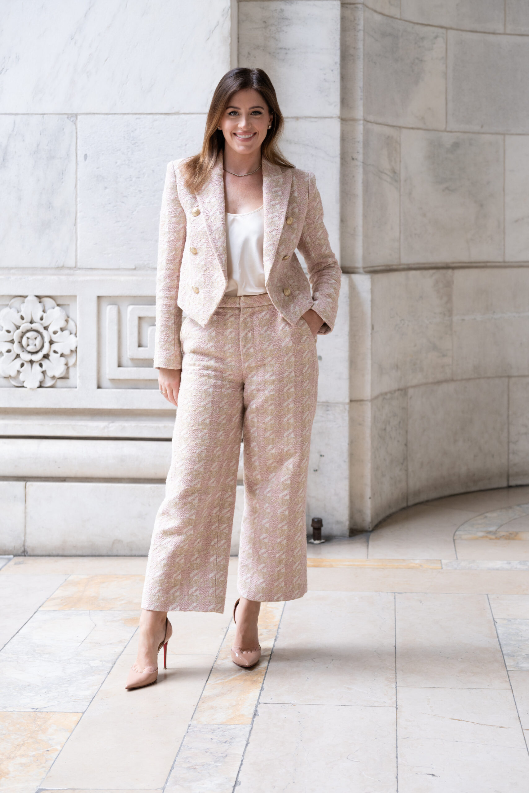 The Girl’s Guide to Guts: Η Αμερικανίδα δημοσιογράφος Chloe Melas μιλά στη Vogue Greece για τη σημασία του να μιλάμε ανοιχτά για ό,τι μας ταλαιπωρεί-2