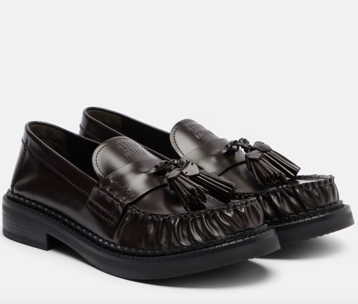 Tassel loafers: Επιστρέφουν το φθινόπωρο 2026 και αυτά είναι τα σχέδια που πρέπει να δείτε πριν το shopping-5