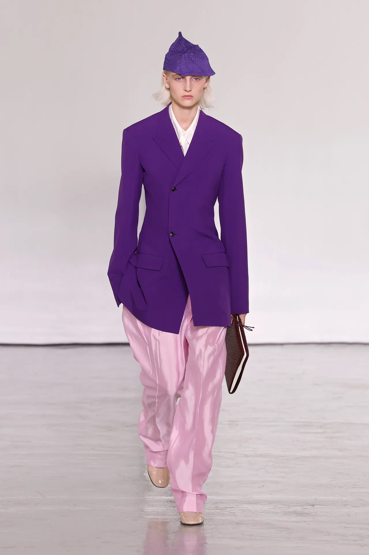 Bottega Veneta SS27: Η εναλλαγή των εποχών στο επίκεντρο-7