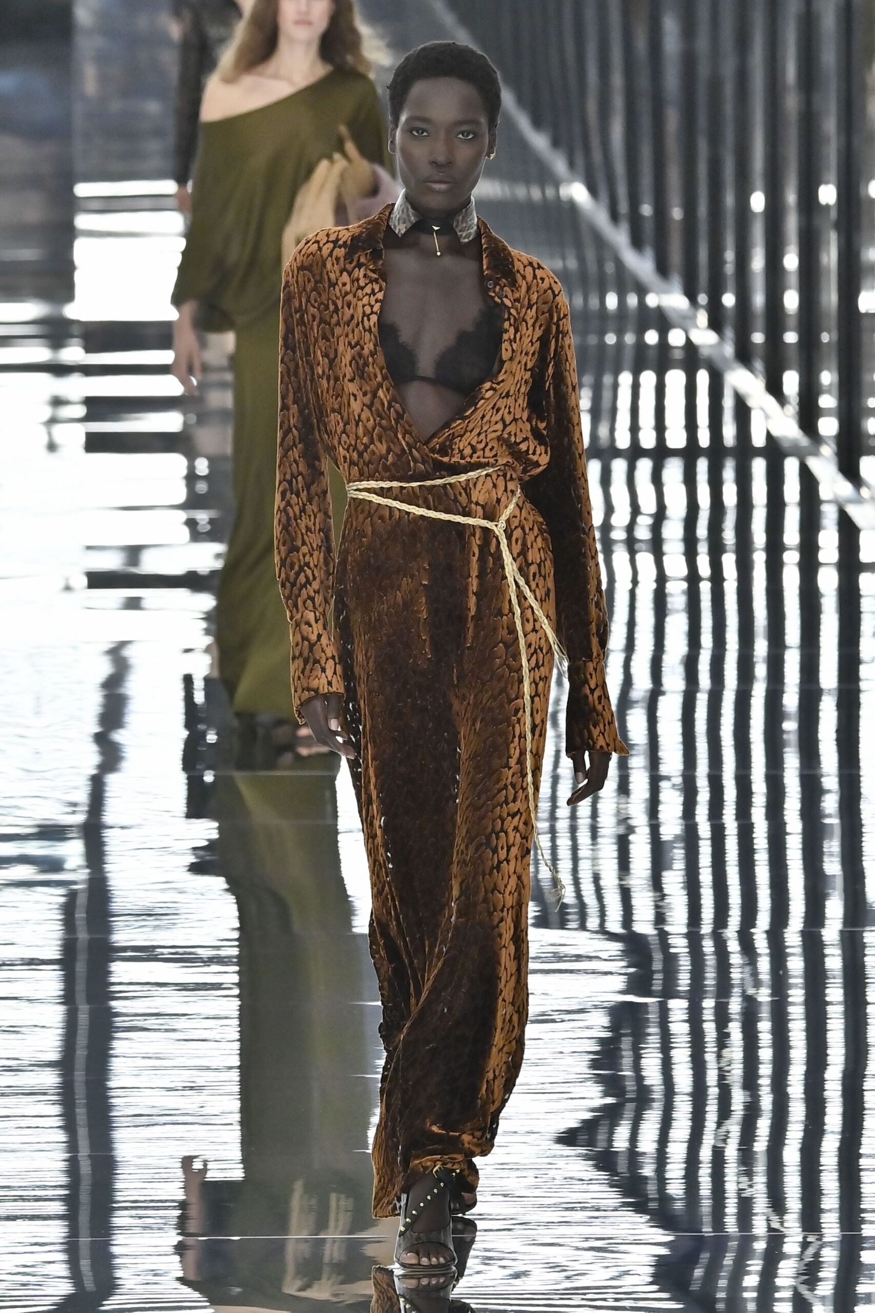 Fendi SS27: To σεξαπίλ μέσα από τα μάτια της Maria Grazia Chiuri-1