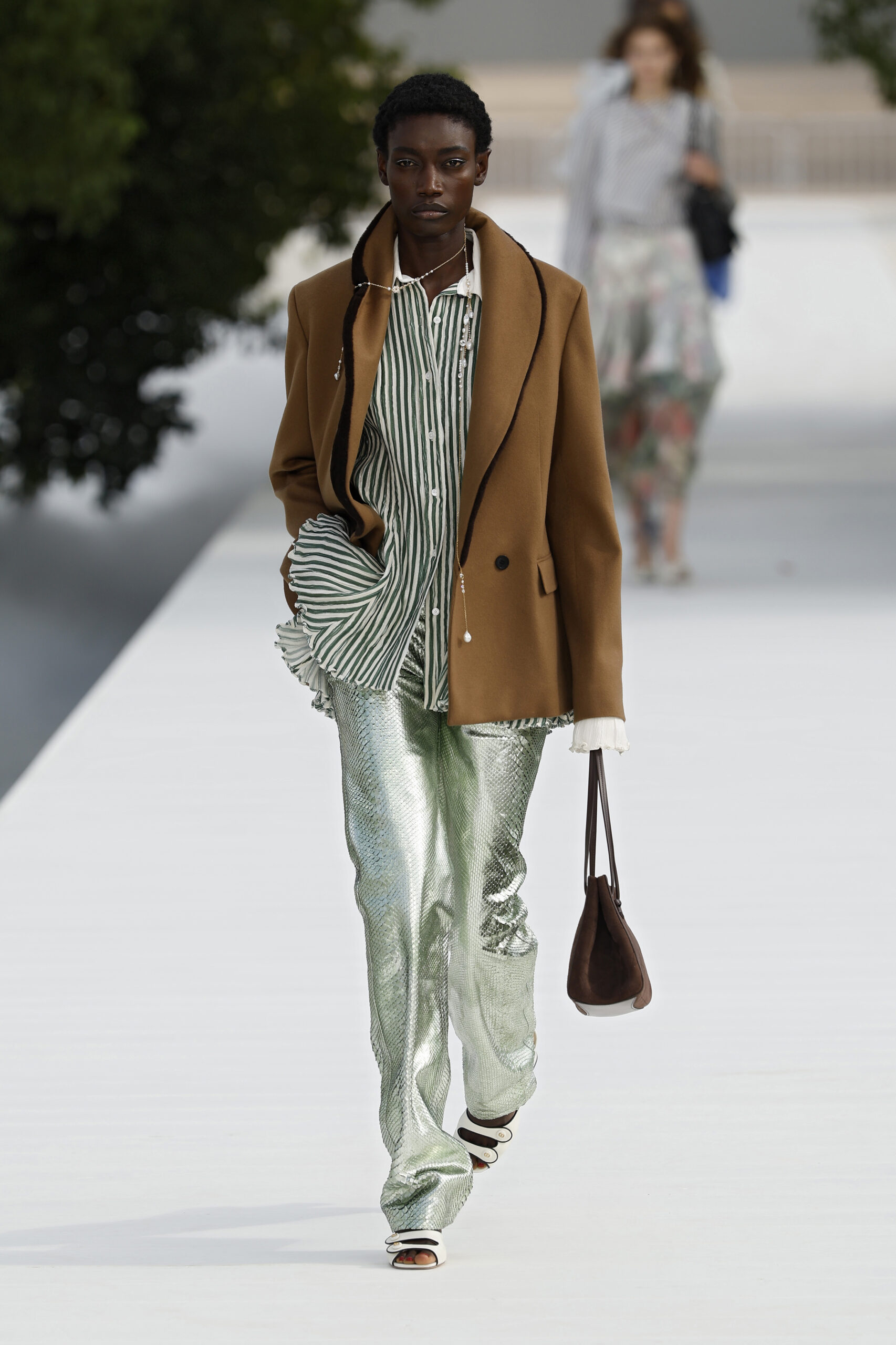 Dior SS27: Η καρδιά της σύγχρονης γκαρνταρόμπας-3