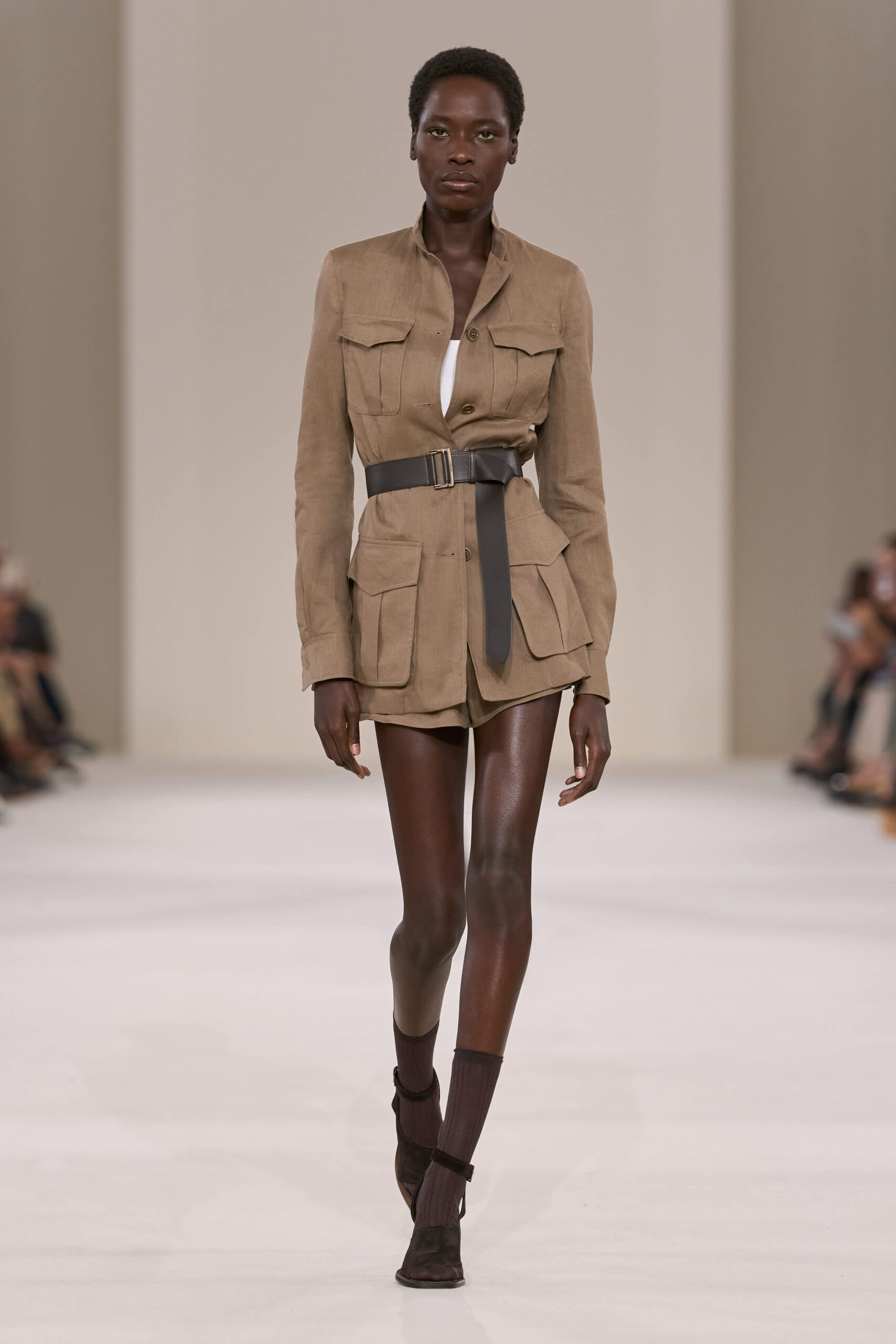 Max Mara Far Horizon SS27: Η κομψότητα αποκτά πνεύμα περιπέτειας-2