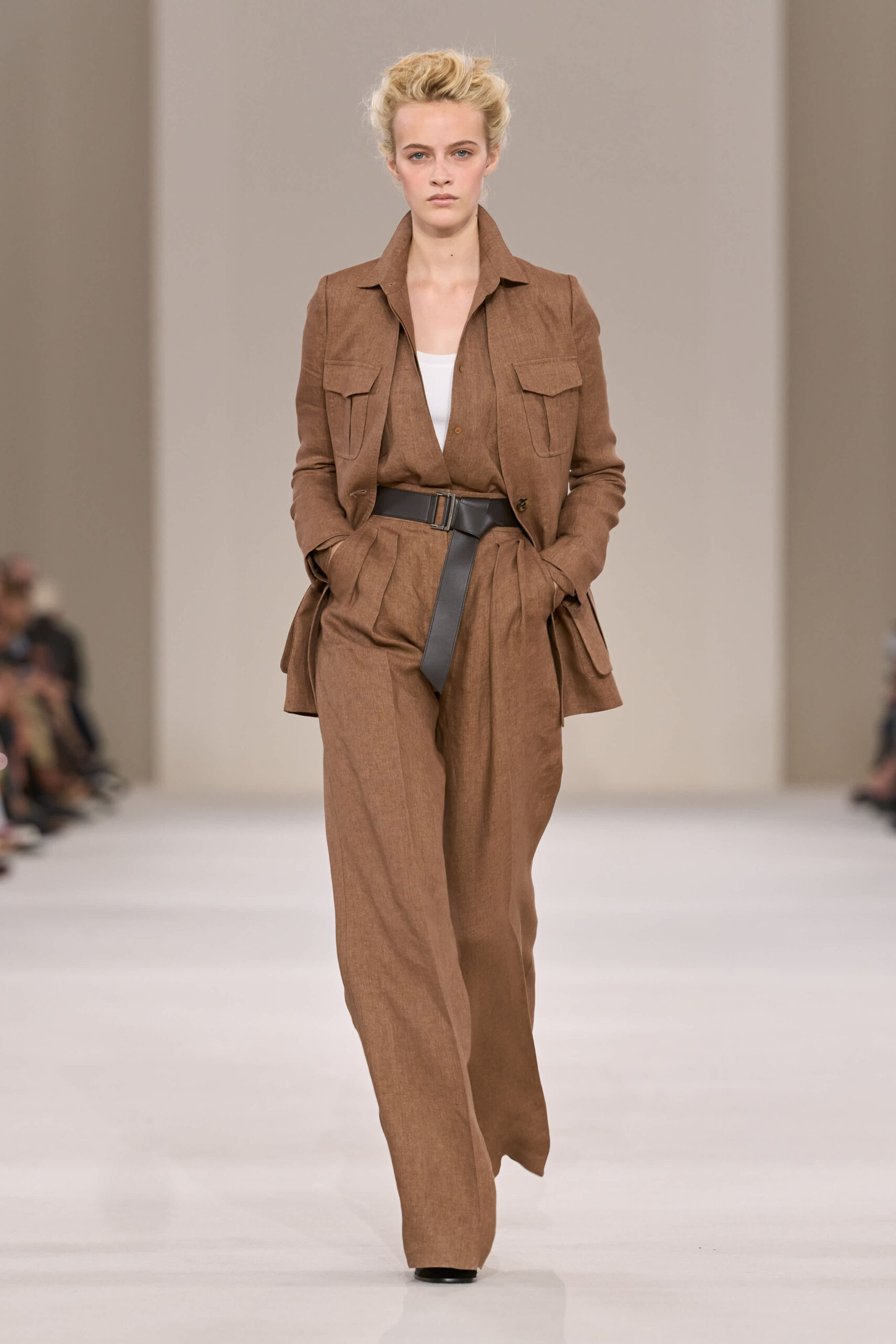 Max Mara Far Horizon SS27: Η κομψότητα αποκτά πνεύμα περιπέτειας-11