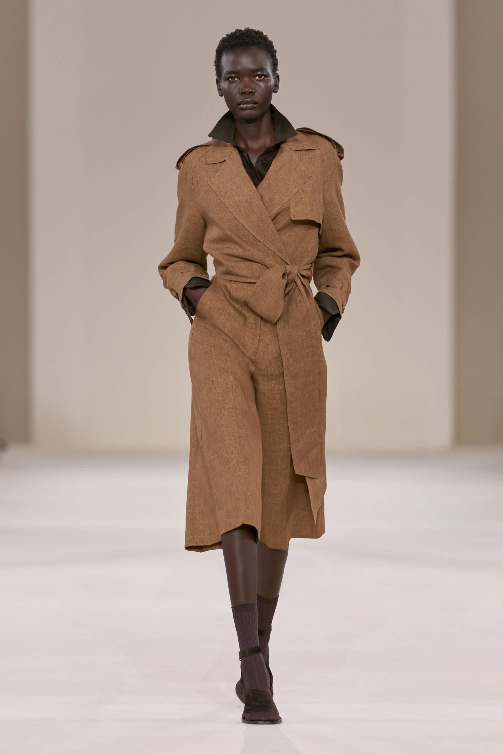 Max Mara Far Horizon SS27: Η κομψότητα αποκτά πνεύμα περιπέτειας-9