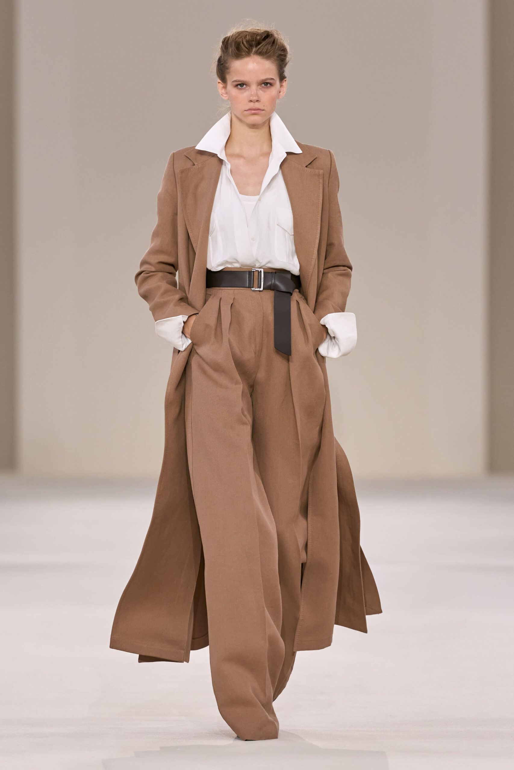 Max Mara Far Horizon SS27: Η κομψότητα αποκτά πνεύμα περιπέτειας-8