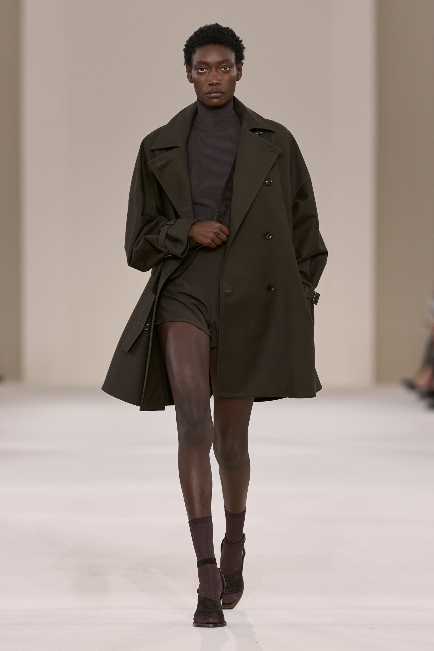 Max Mara Far Horizon SS27: Η κομψότητα αποκτά πνεύμα περιπέτειας-1