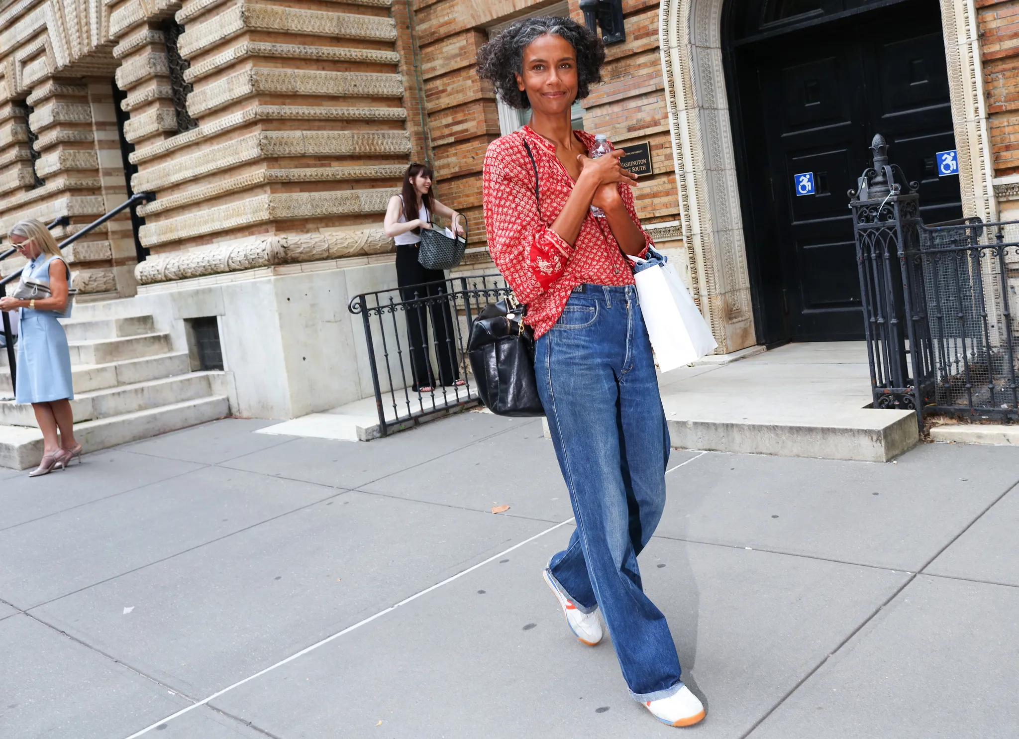 Τι φορούν τώρα στη Νέα Υόρκη; Το street style απαντά χρώμα-3