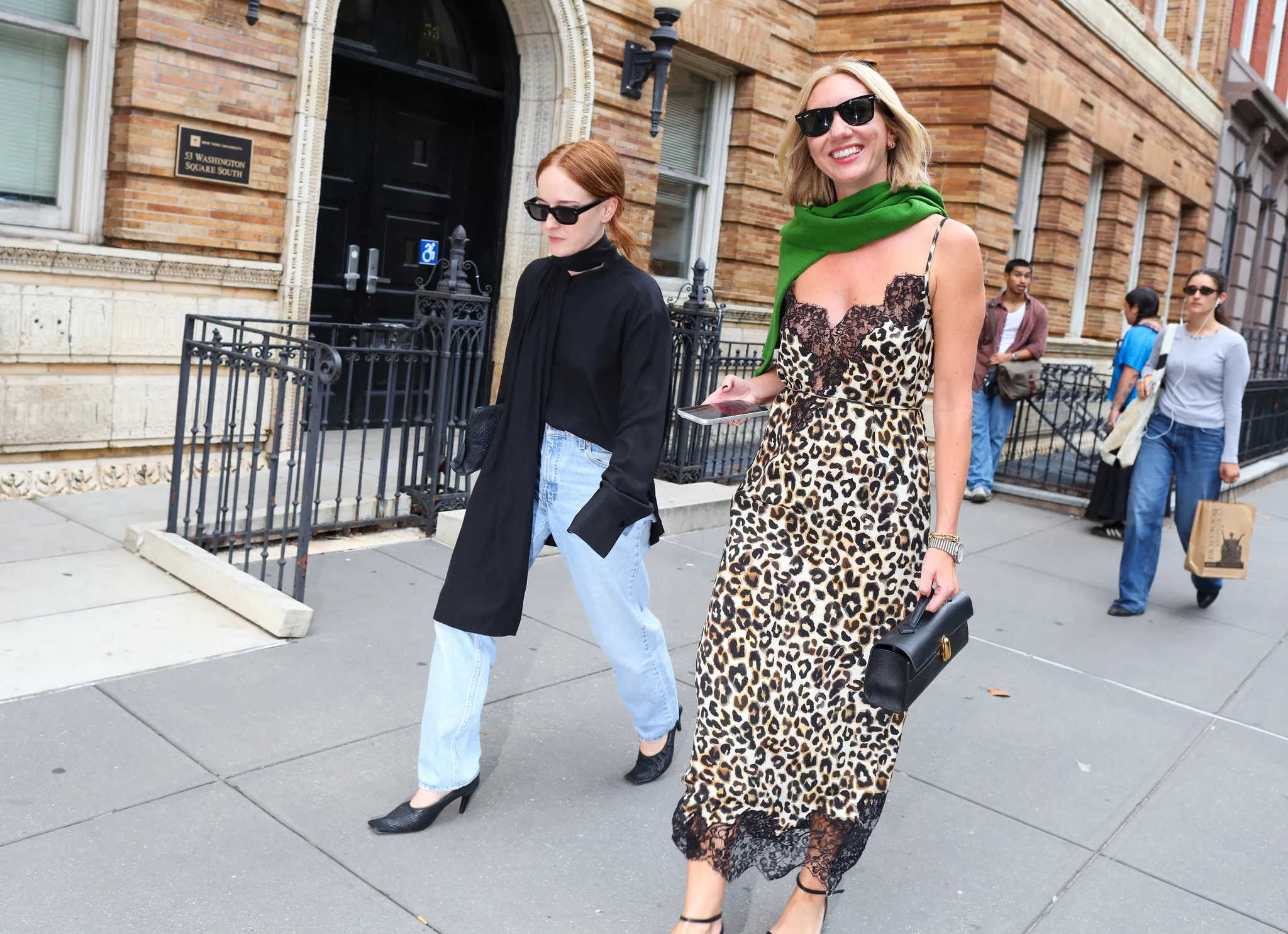 Τι φορούν τώρα στη Νέα Υόρκη; Το street style απαντά χρώμα-12