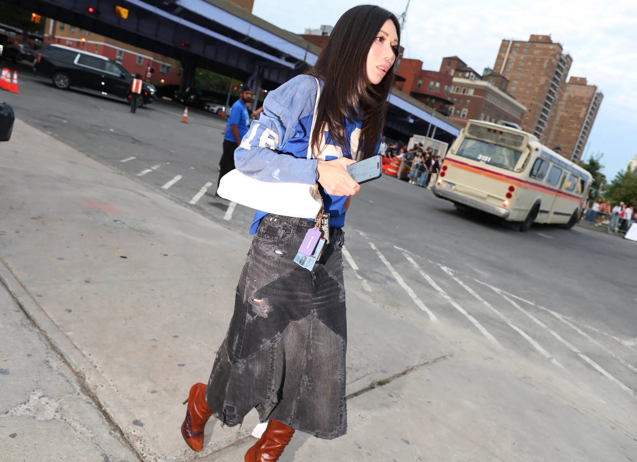Τι φορούν τώρα στη Νέα Υόρκη; Το street style απαντά χρώμα-26