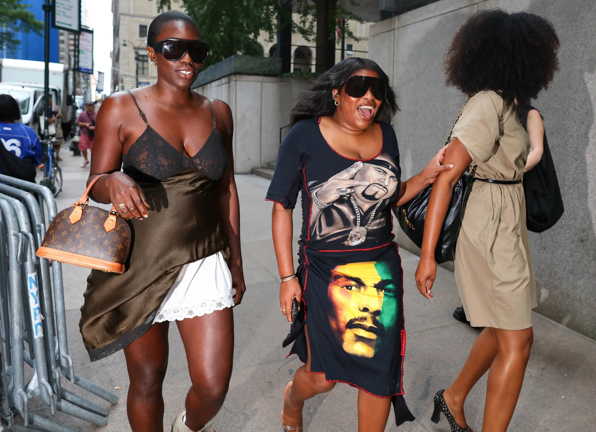 Τι φορούν τώρα στη Νέα Υόρκη; Το street style απαντά χρώμα-12
