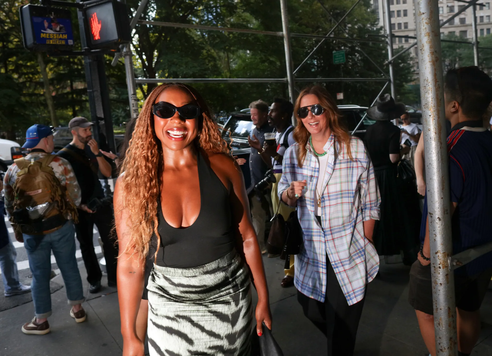Τι φορούν τώρα στη Νέα Υόρκη; Το street style απαντά χρώμα-9
