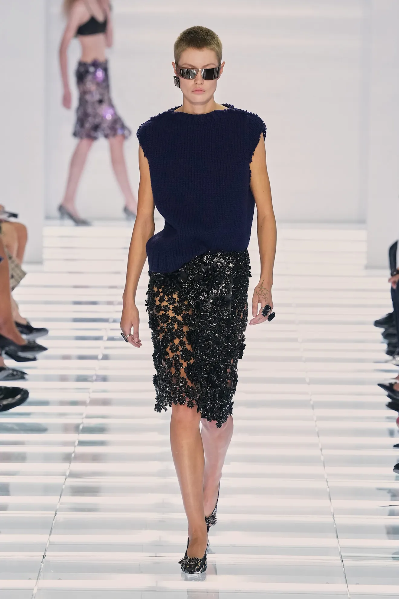 Prada SS27: Η φούστα είναι το επίκεντρο το look-1