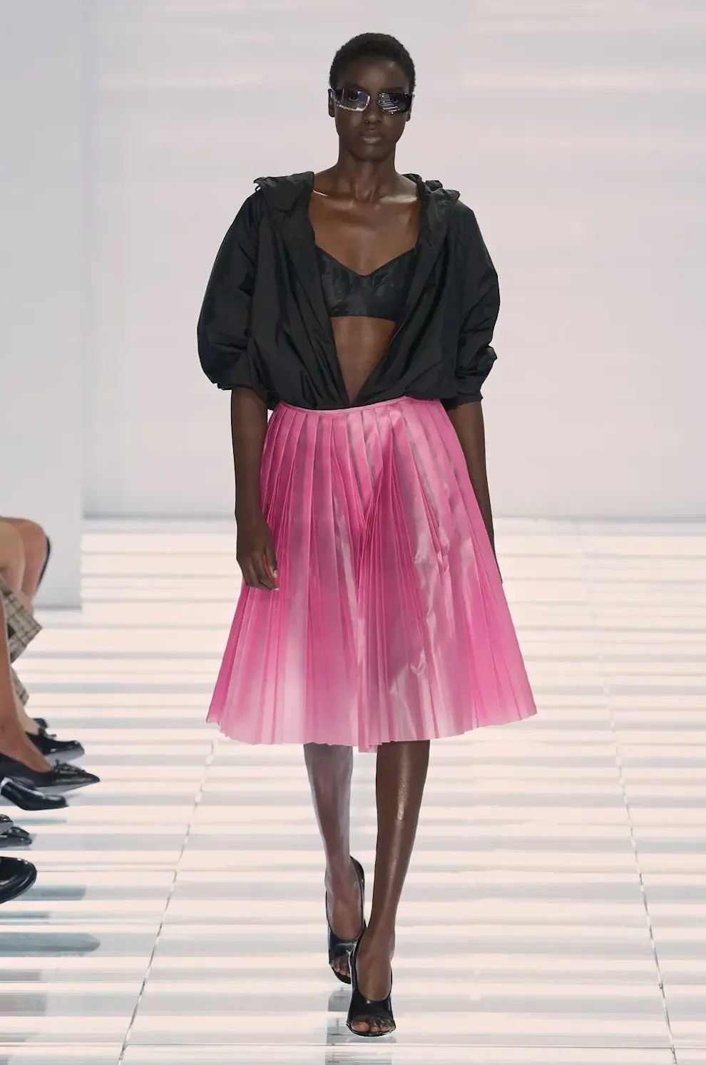 Prada SS27: Η φούστα είναι το επίκεντρο το look-4