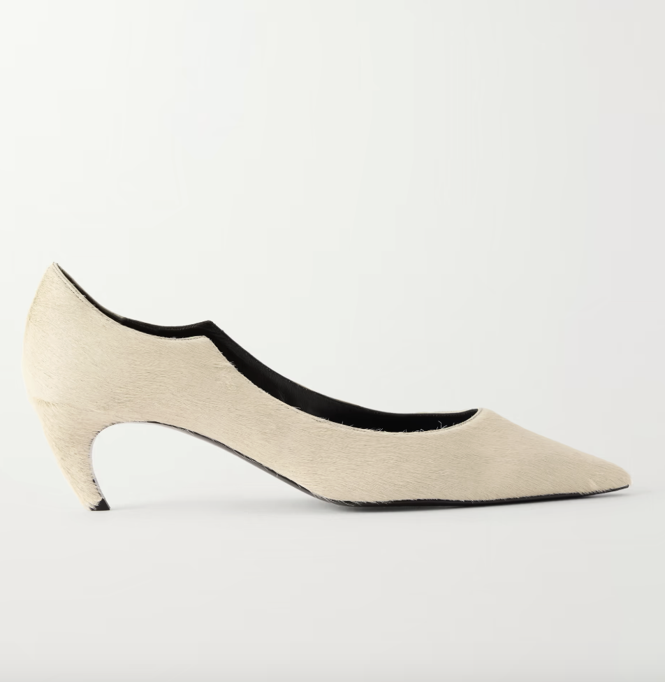 Scalloped pumps: Οι γόβες αλλάζουν στυλ, θα υποκύψετε στο νέο shoe shape;-1