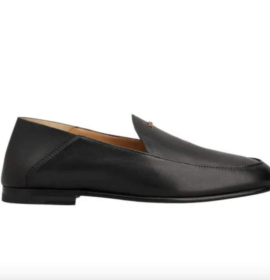 Loafers με μίντι φούστα: Ο συνδυασμός του φθινοπώρου 2026-4
