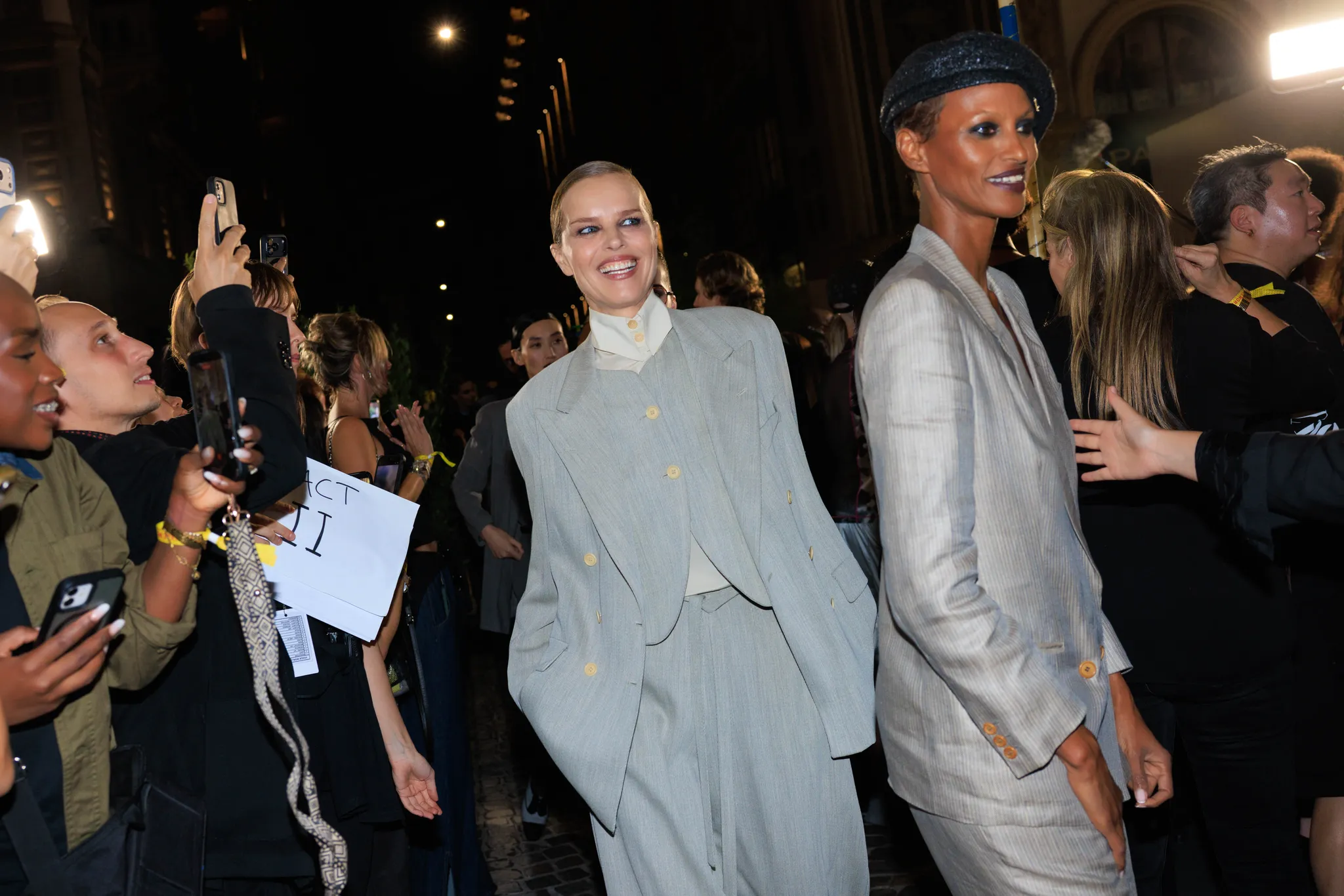Μια αποκλειστική ματιά στο backstage του Vogue World 2026: Milan-23