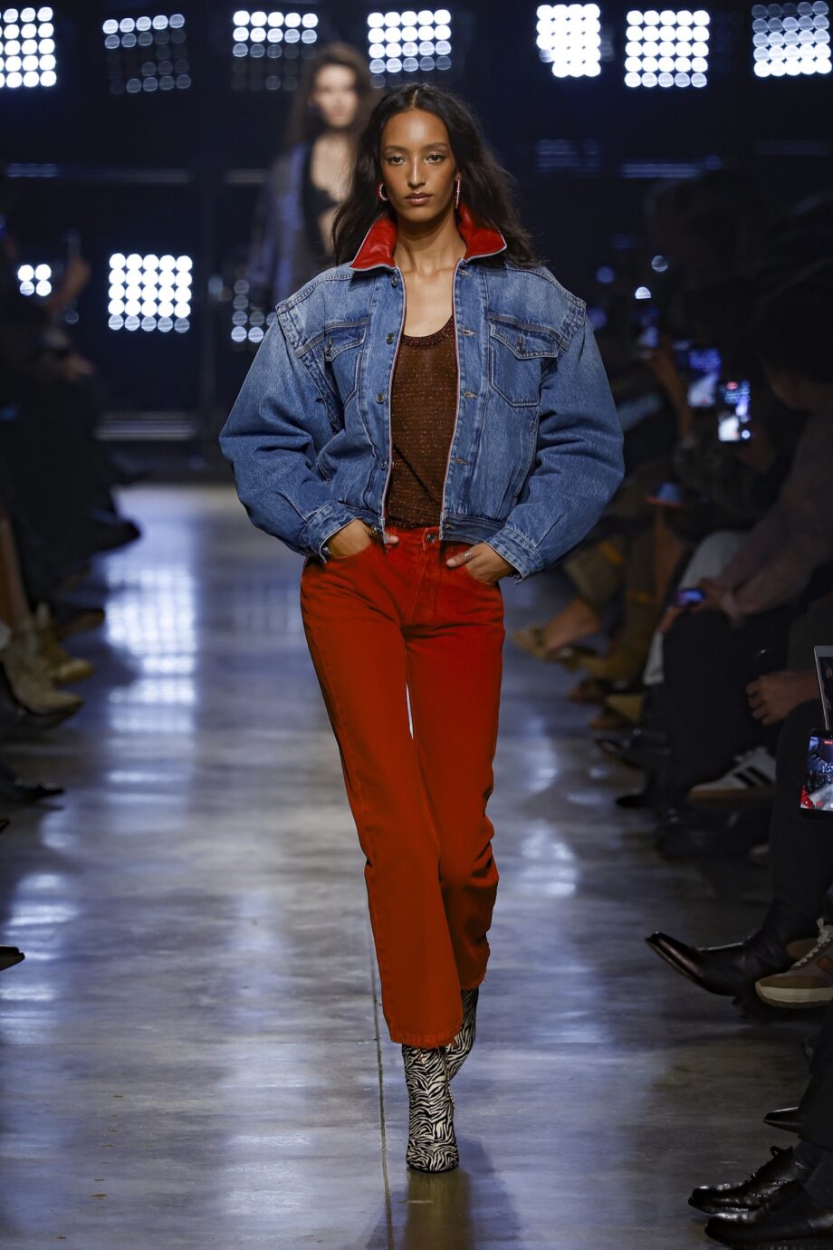αυτά-είναι-τα-μόνα-denim-trends-που-πρέπει-να-γνωρ-413535