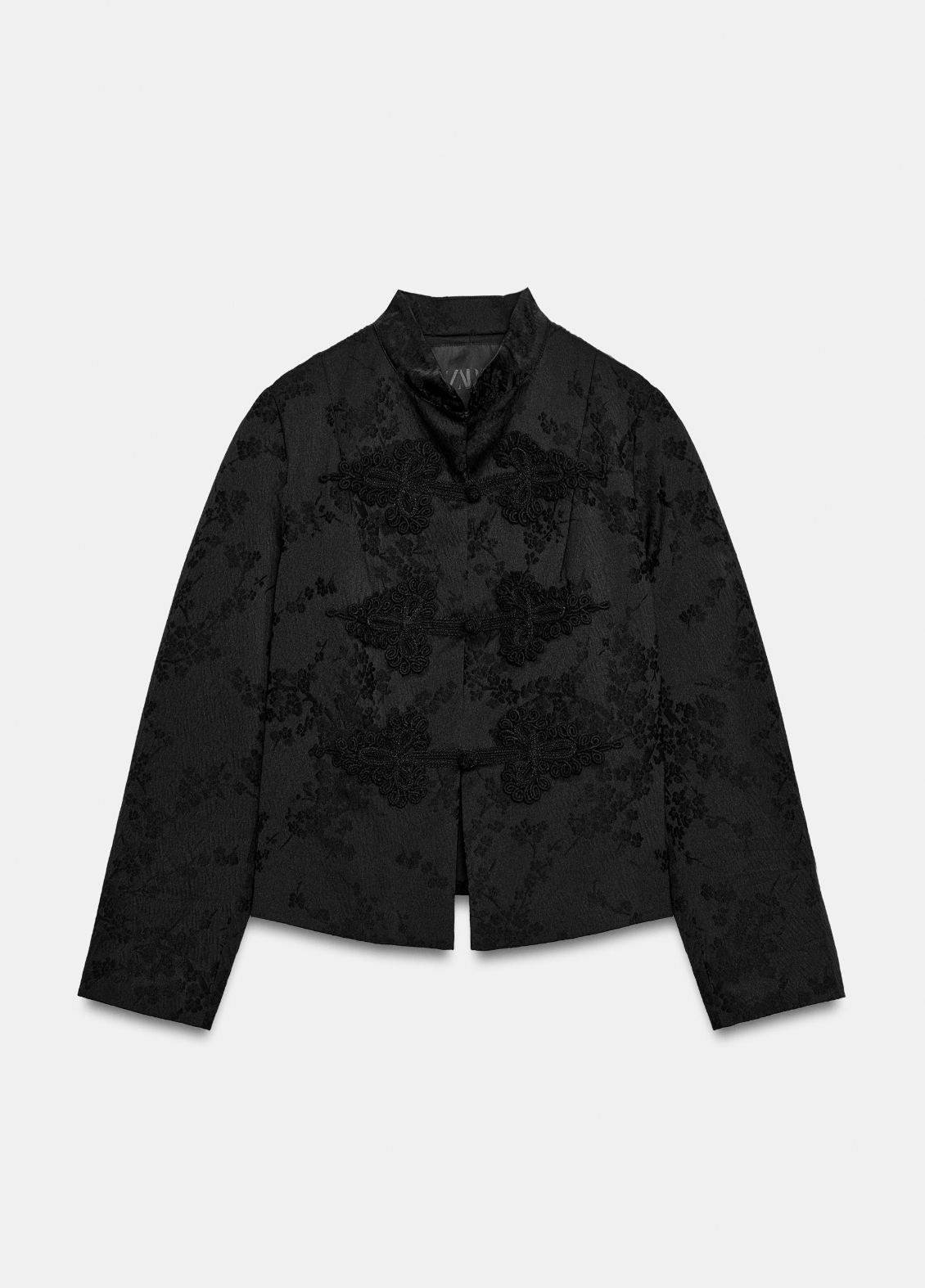 Frog–Button Jacket: Είναι τάση αλλά πώς θα το φορέσετε σωστά;-1