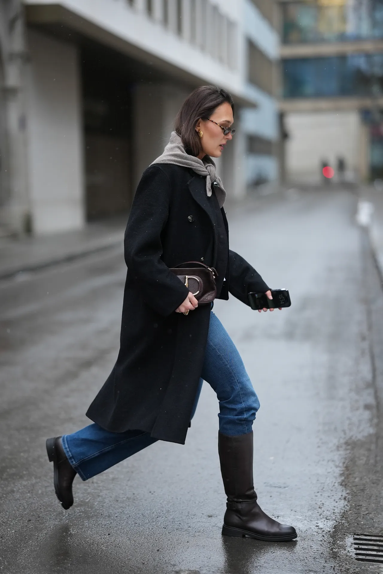 Bootcut τζιν: Πώς θα τα συνδυάσετε το φθινόπωρο 2026 για super stylish looks;-3