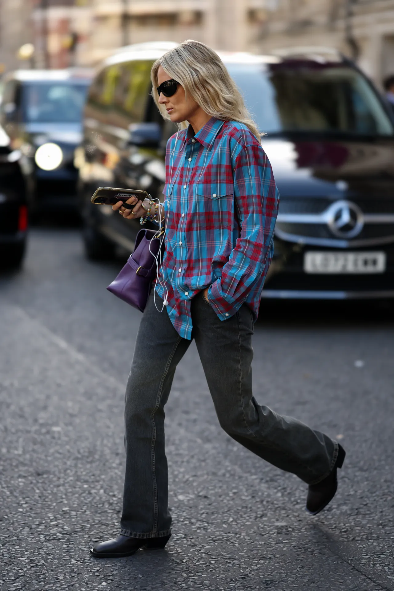 Bootcut τζιν: Πώς θα τα συνδυάσετε το φθινόπωρο 2026 για super stylish looks;-2