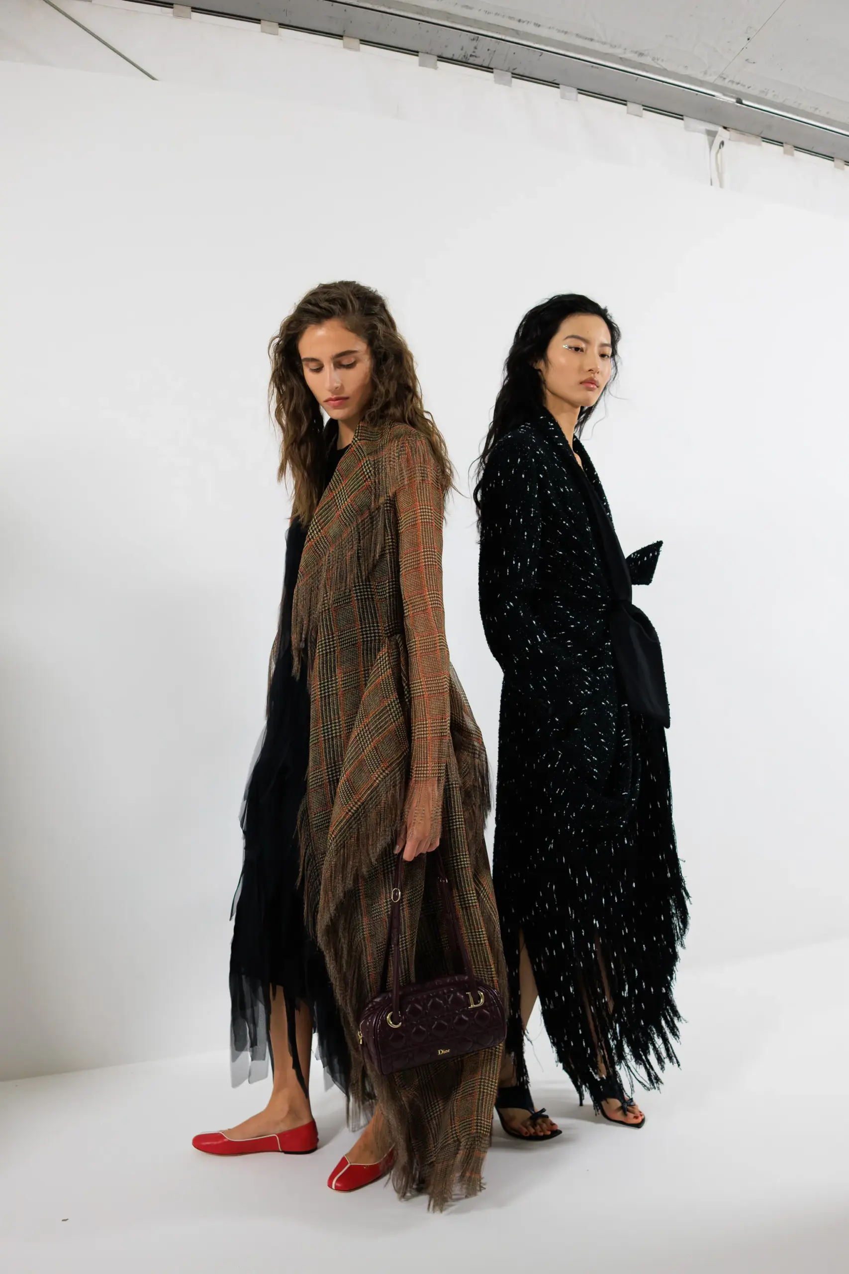 Εβδομάδα Μόδας Παρισιού SS27: Οι καλύτερες backstage στιγμες-52