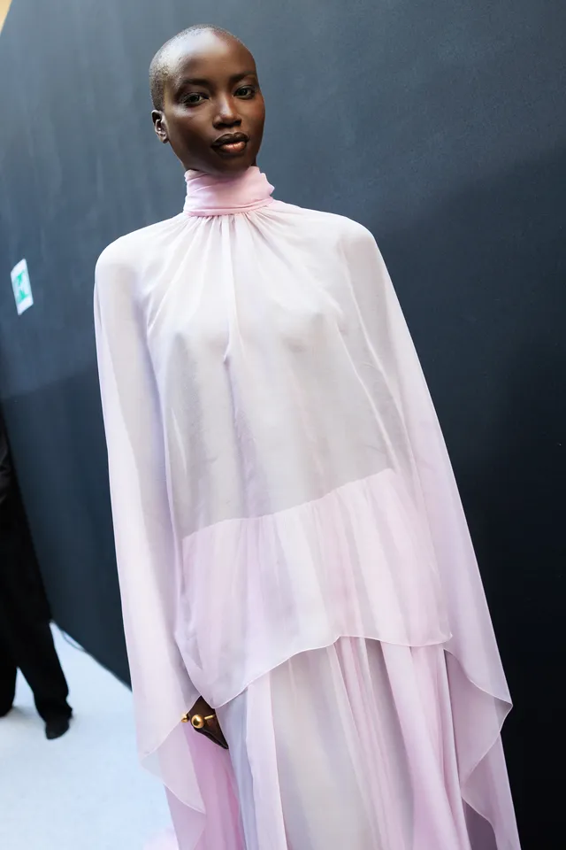 Εβδομάδα Μόδας Παρισιού SS27: Οι καλύτερες backstage στιγμες-28